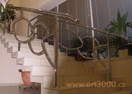 Nerezové zábradlí – správný tip pro vaše schodiště