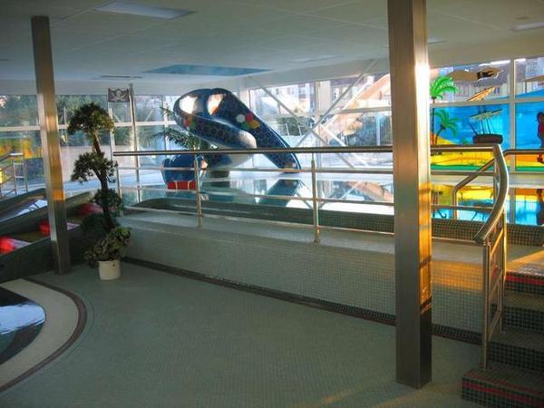 Výroba zábradlí a vstupních turniketů pro bazén Kolín