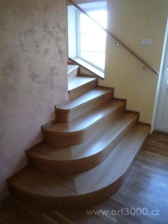 Dřevěné obklady na schody