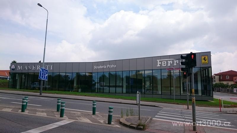 Ocelová konstrukce autosalonu Ferrari