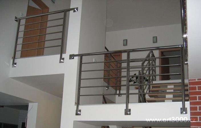 Ochranné zábradlí leštěné do vysokého lesku