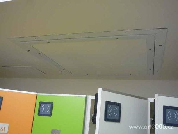 Realizace stropních dvířek v interiéru