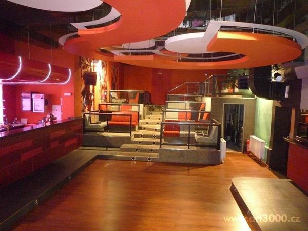 Výroba a montáž doplňků pro taneční klub Kolín