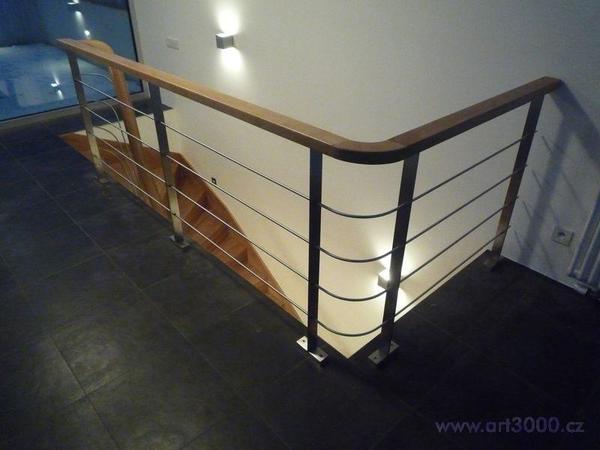 Výroba nerezového točeného zábradlí s madlem