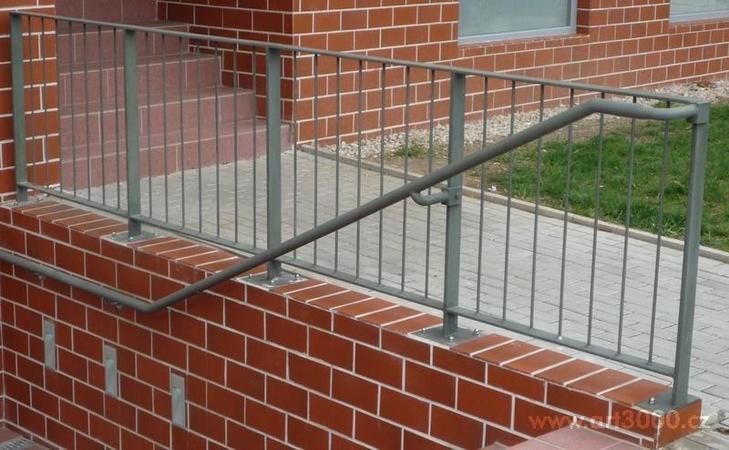 Zabradlí do suterénu