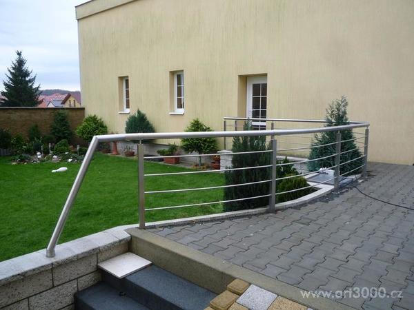Nerezové venkovní zábradlí
