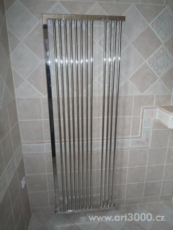 Leštěné nerezové žebříky do koupelny